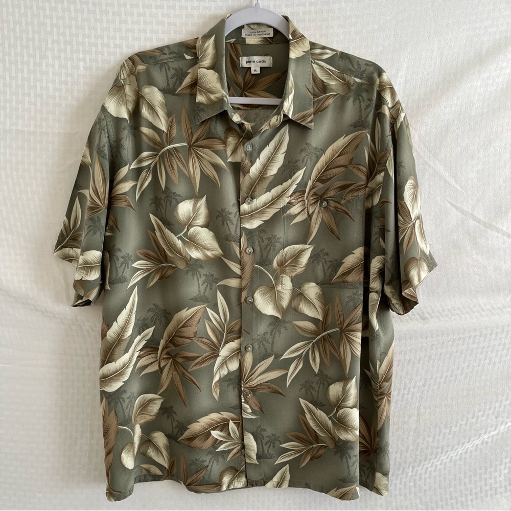 Pierre Cardin Hawaiian Floral Short Sleeve ButtonUp Lite Green and Cream Size XL